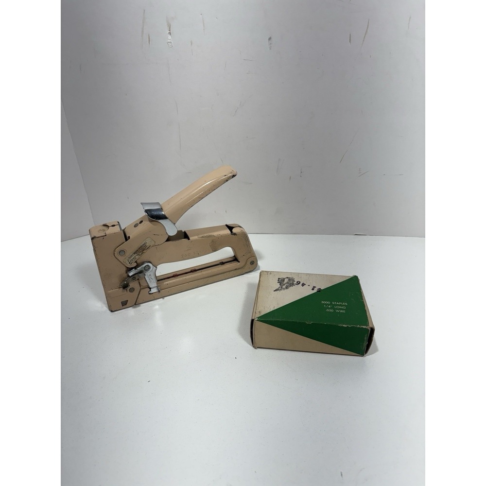 Vintage Swingline‎ No 260 High Compression Staple Gun + ~500 1/4" Long Staples